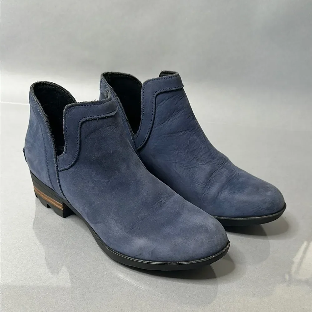 SOREL Women’s Lolla Cut‑Out Bootie in navy blue suede Booties Size 6 (B-1765)